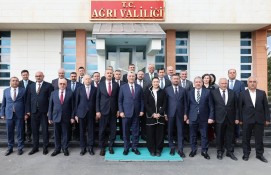 Ağrı’ya gelen Ticaret Bakanı Prof. Dr. Ömer BOLAT, Valiliği ziyaret etti, Gürbulak Gümrük Kapısı açılışı yaptı