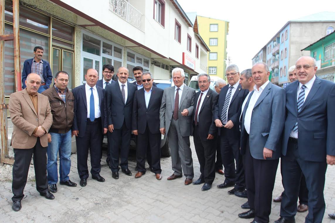 Ak Parti Ağrı Milletvekili Adayı Abdullah Atalay Eleşkirt ilçesinde seçim çalışmaları kapsamında Esnaf ziyaretinde bulundu.