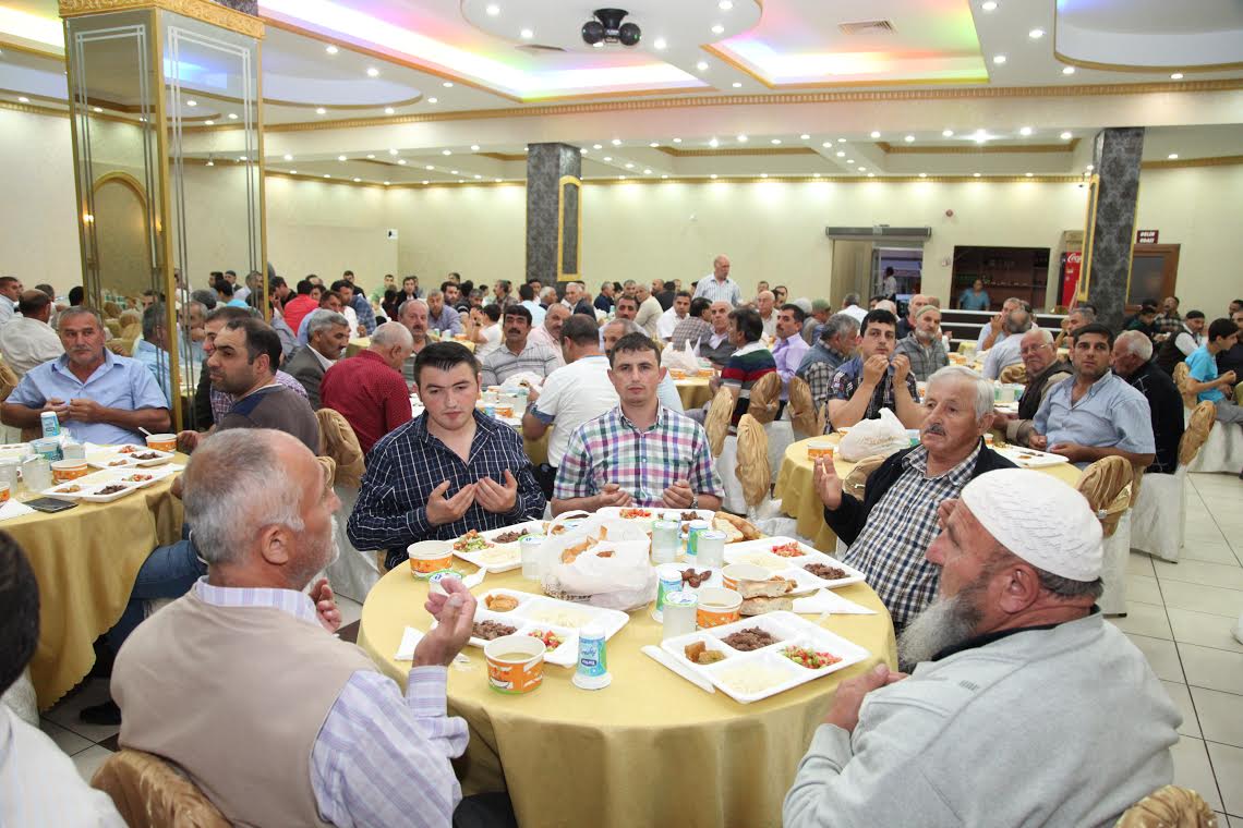 Ağrılı İş adamı Nurettin Öztürk Ağrı’lı hemşerilerini iftara davet etti