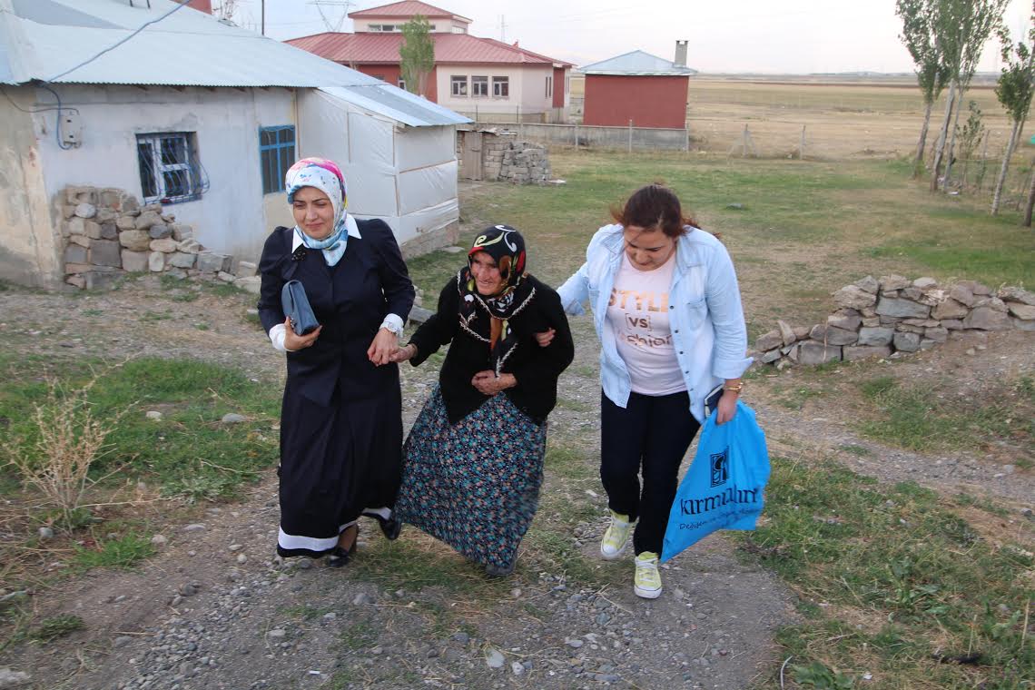 Tuba Işın, Fatma Nine’nin misafiri oldu