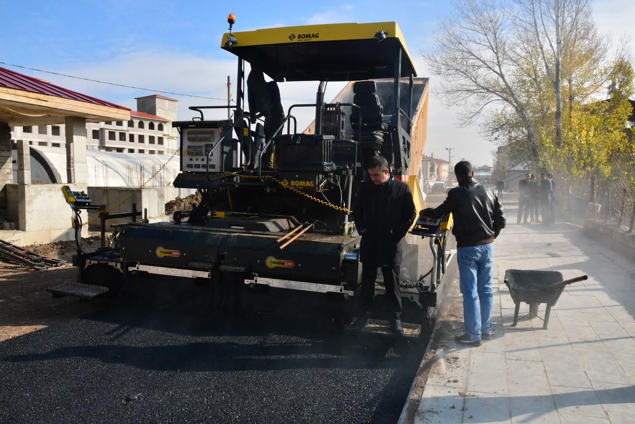 PATNOS’TA ASFALT ÇALIŞMALARI HIZ KESMEDEN DEVAM EDİYOR