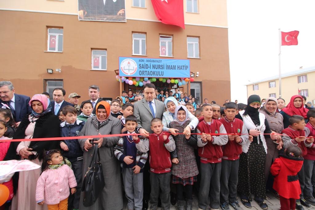 Doğubayazıt’ta Said-i Nursi İmam Hatip Ortaokulu açıldı
