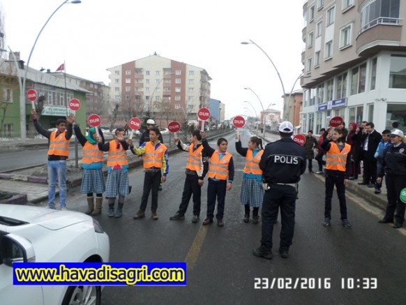 Ağrı Emniyet Müdürlüğü“Okul Geçit Görevlisi” Eğitimi Düzenledi