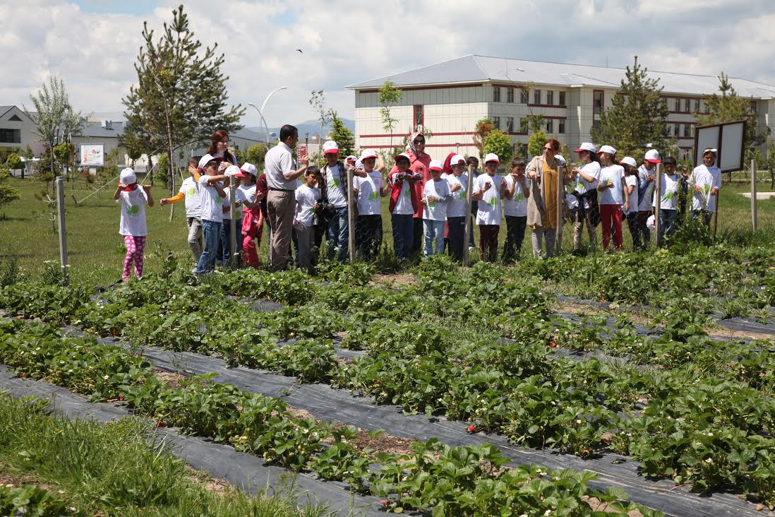 AĞRI İBRAHİM ÇEÇEN ÜNİVERSİTESİ ÖĞRENCİLERİ AĞIRLADI