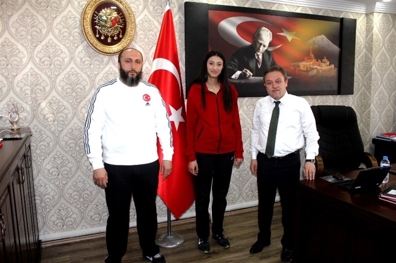 Ağrı’lı taekwondocu Hacer Türkiye üçüncüsü oldu