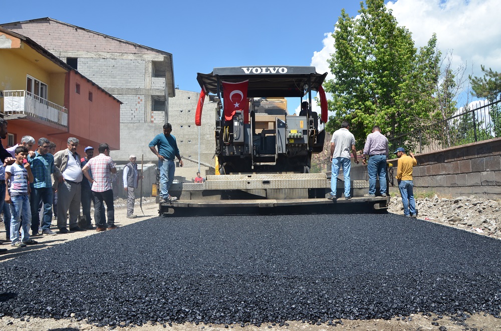 Belediyemizden Hedef 70 Km Asfalt Yol Yapımı