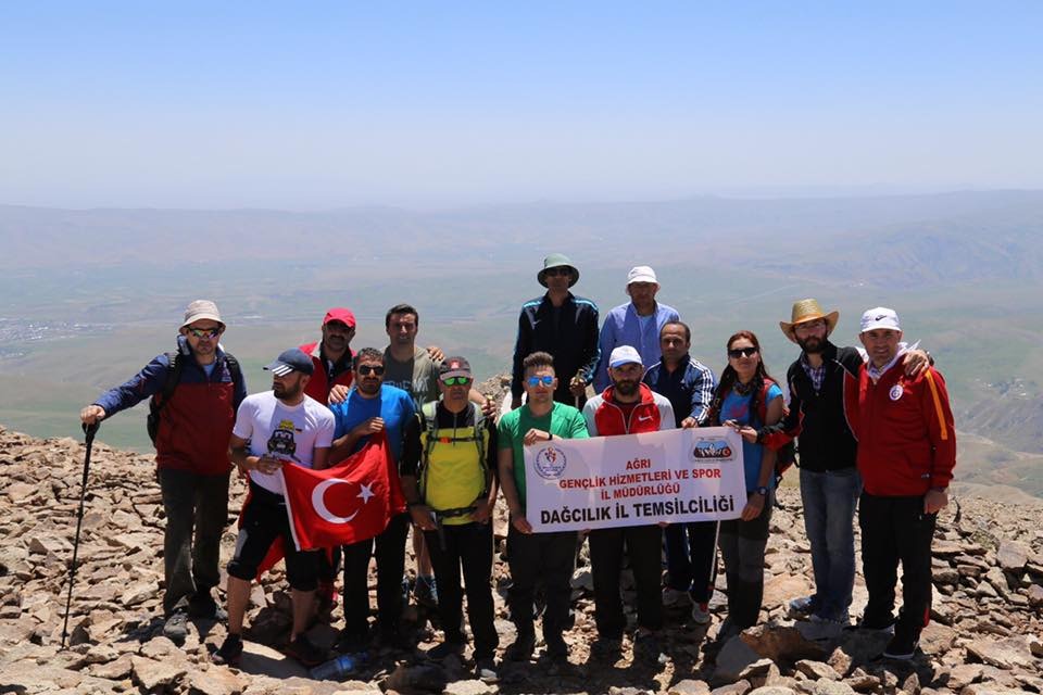 Ağrı’lı Dağcılardan 15 Temmuz Provası