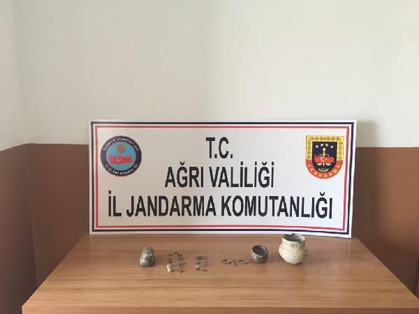 Ağrı’da 143 parça tarihi eser ele geçirildi