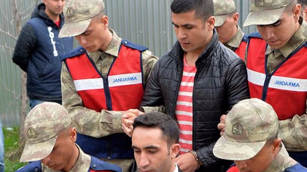Ağrı merkezli FETÖ operasyonunda 10 asker tutuklandı