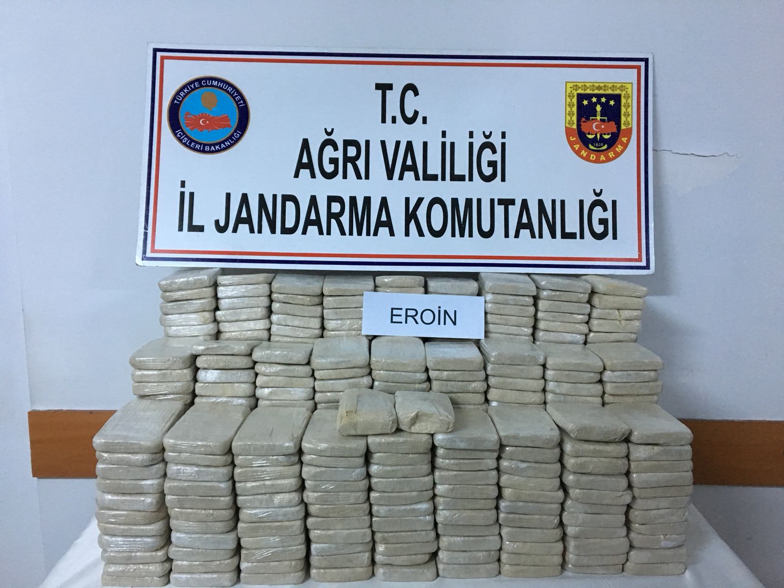 Ağrı’da 212 Kilo Eroin Ele Geçirildi