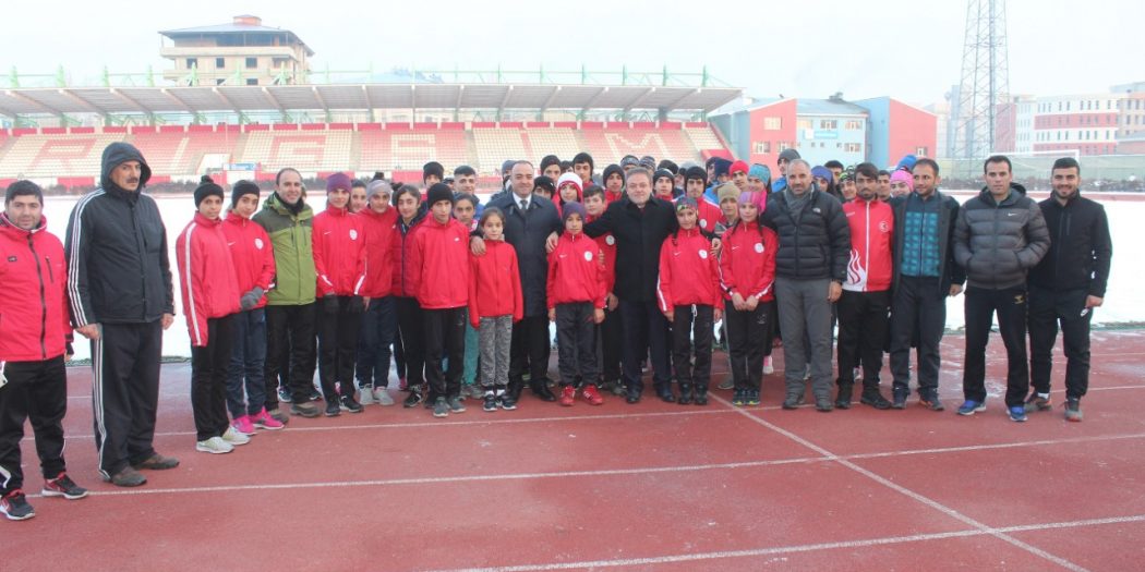 İL MÜDÜRÜ ALP’TEN SPORCULARA“TATLI”İKRAMI