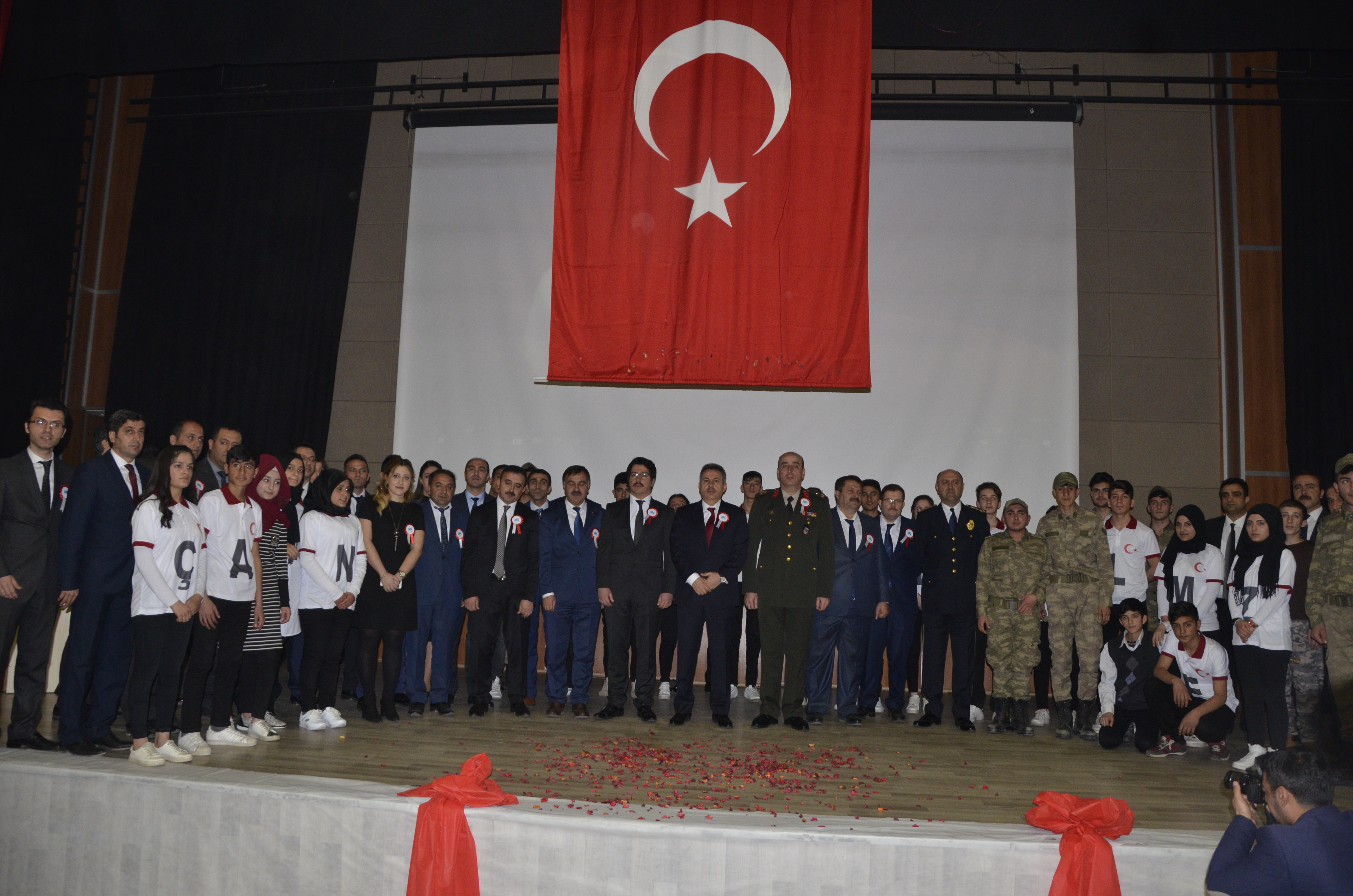 Ağrı’da 18 Mart Çanakkale Zaferi Dolayısıyla tören düzenlendi