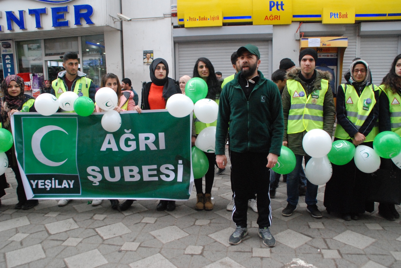 Yeşilaycılar, bağımlılığa dikkat çekmek için yürüdüler