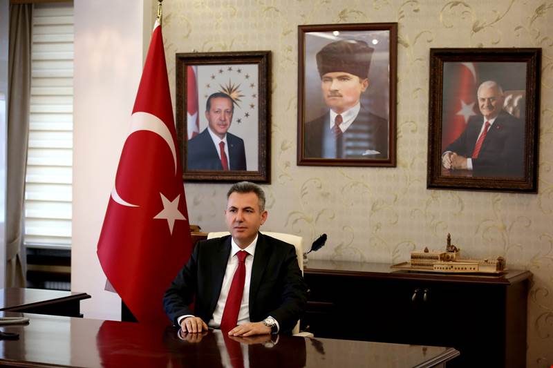 Vali Elban’ın “12 Mart İstiklal Marşı’nın Kabulü ve Mehmet Akif Ersoy’u Anma Günü” kutlama mesajı.