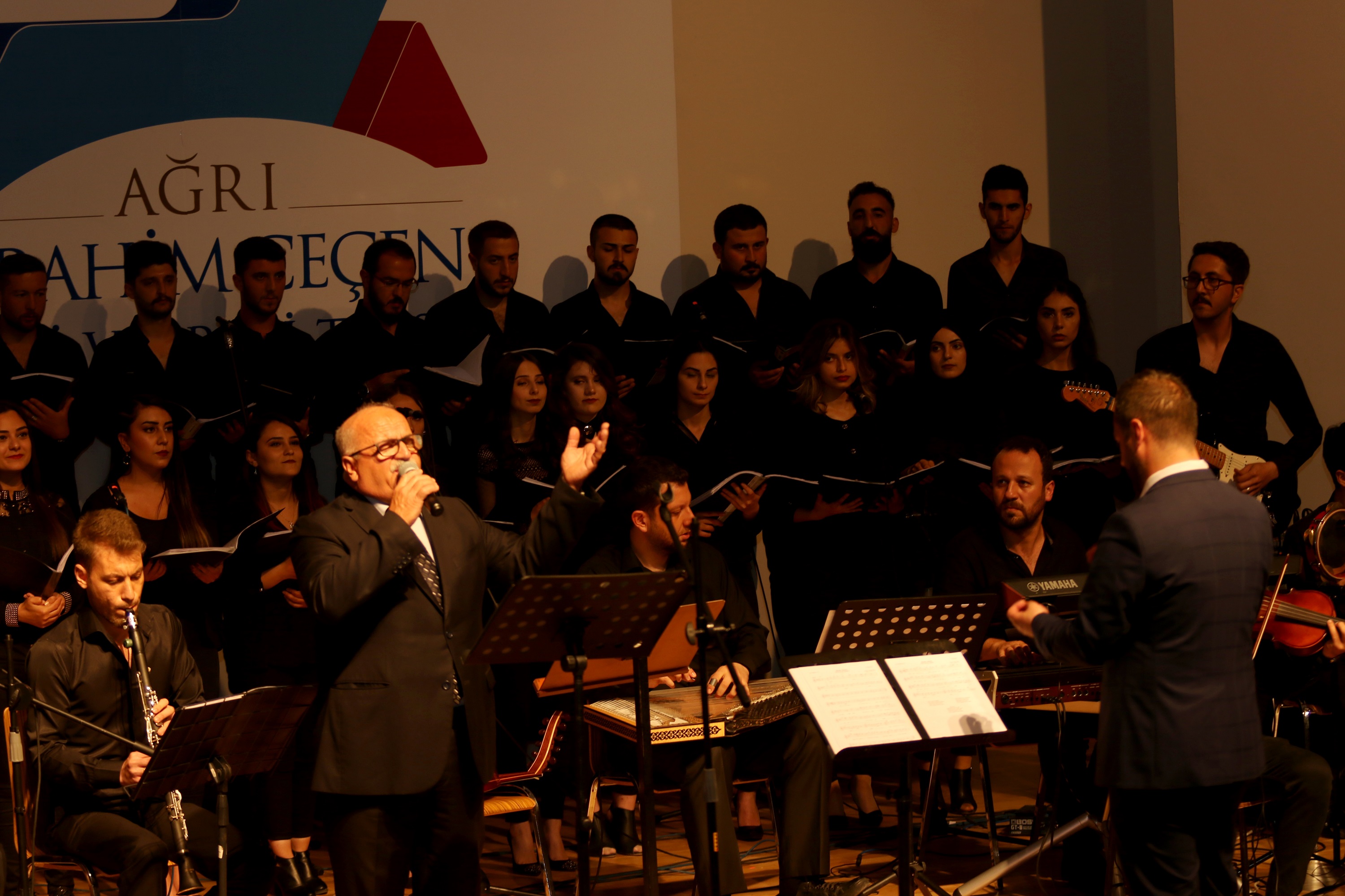 Ağrı İbrahim Çeçen Üniversitesi Türk Sanat Müziği Konseri Düzenlendi