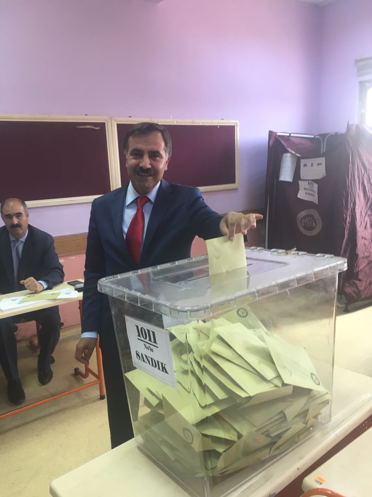 AK Parti Ağrı Milletvekili Adayı Aydın Oyunu Kullandı