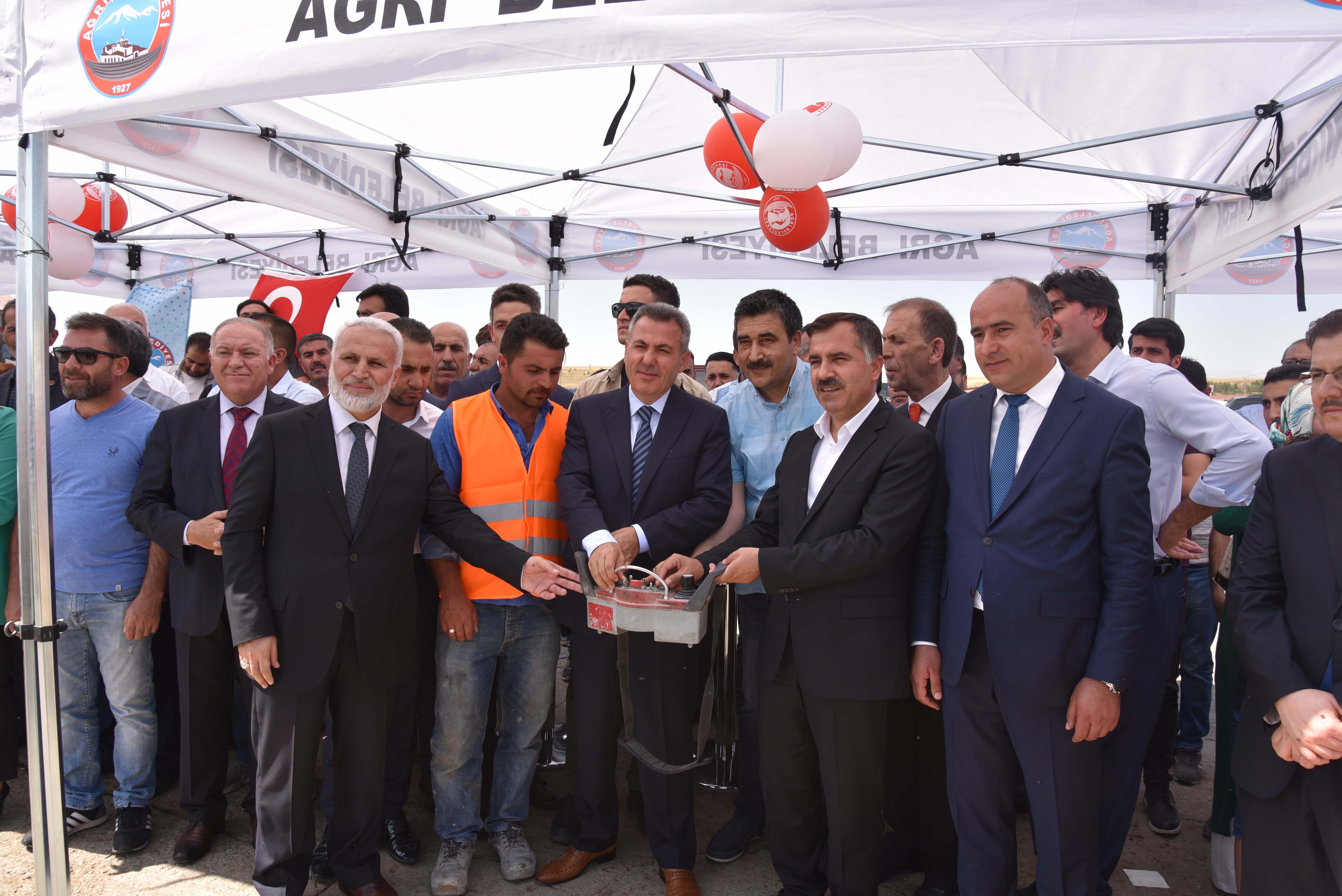 Yeni Mezbaahanenin Temeli Atıldı.