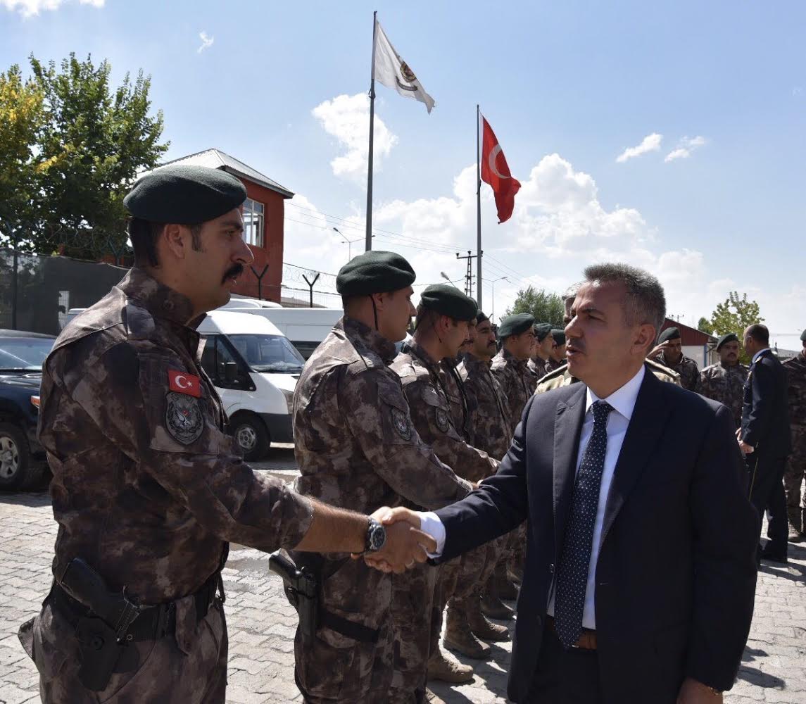 Vali ve Belediye Başkanı Elban’dan, Kurban Bayramı Ziyaretleri