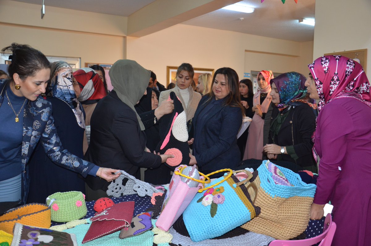 Beyza Elban, Fırat Mahallesi Aile Destek Merkezi’ni ziyaret etti.