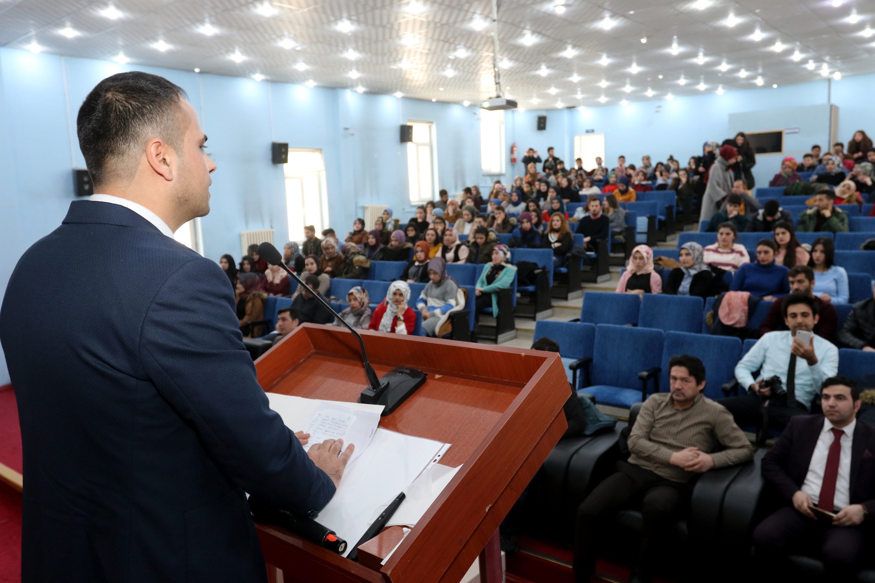 AİÇÜ’de ‘Engelli ve Yaşlı Bakımında Güncel Sosyal Politikalar ve Uygulamaları’ Konulu Konferans Düzenlendi