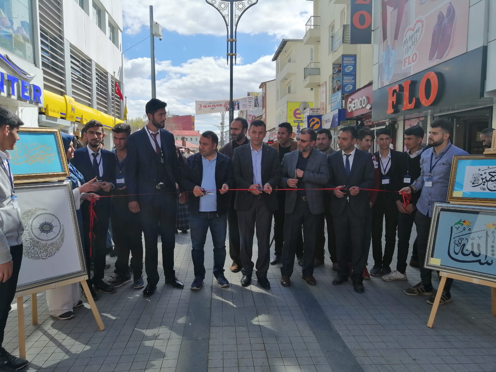 Ağrı Anadolu İmam Hatip Lisesinden Hat ve Tezhip Sanatı Sergisi