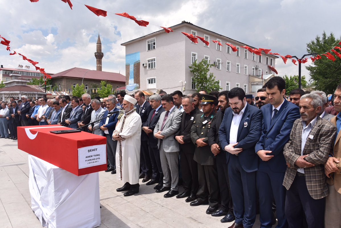 Şehit Astsubay Adem Tunç, Gözyaşları Arasında Toprağa Verildi