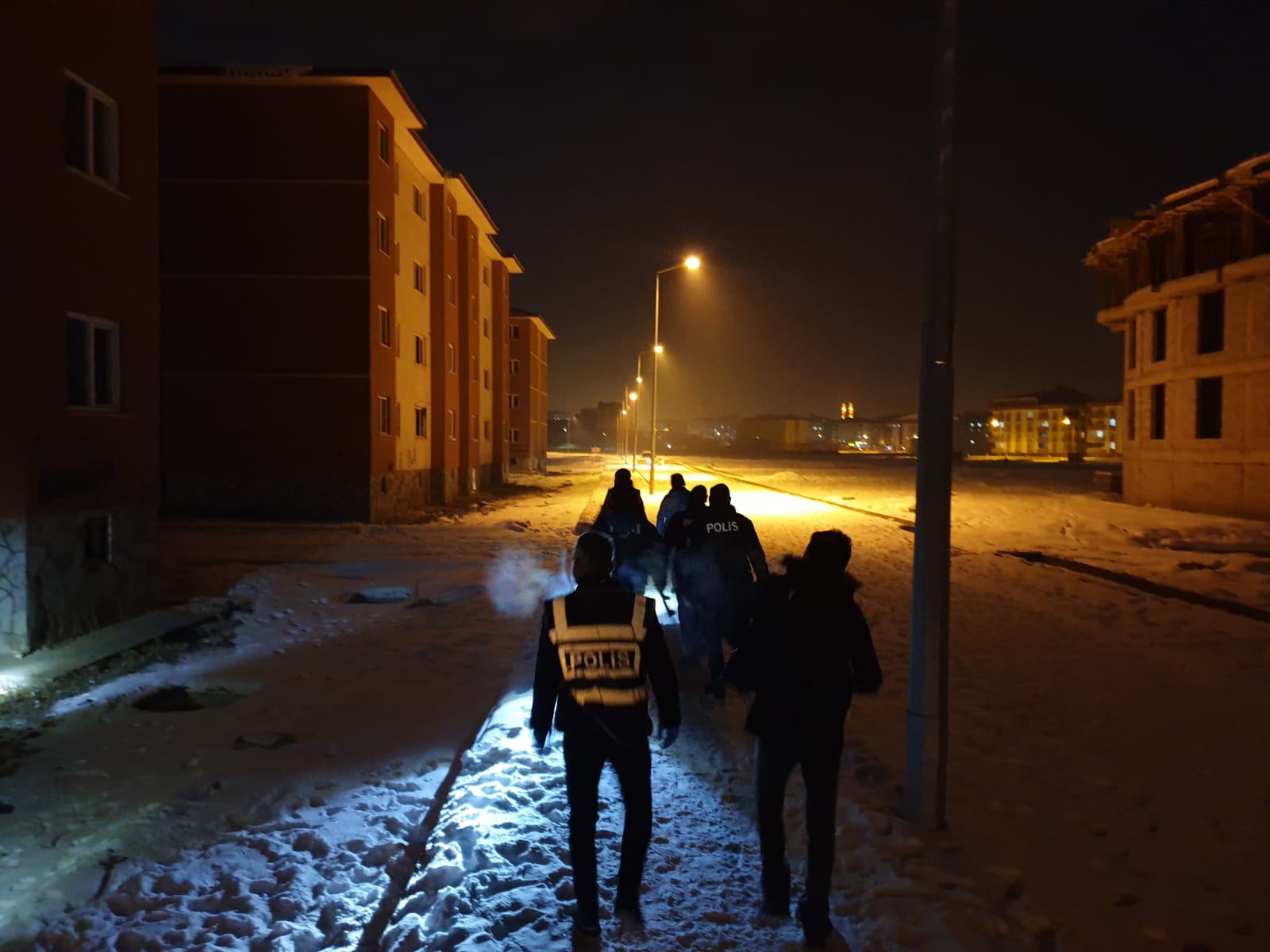 Ağrı’da  eksi 24 derecede ‘Temiz sokak, Güvenli Şehir’ uygulaması