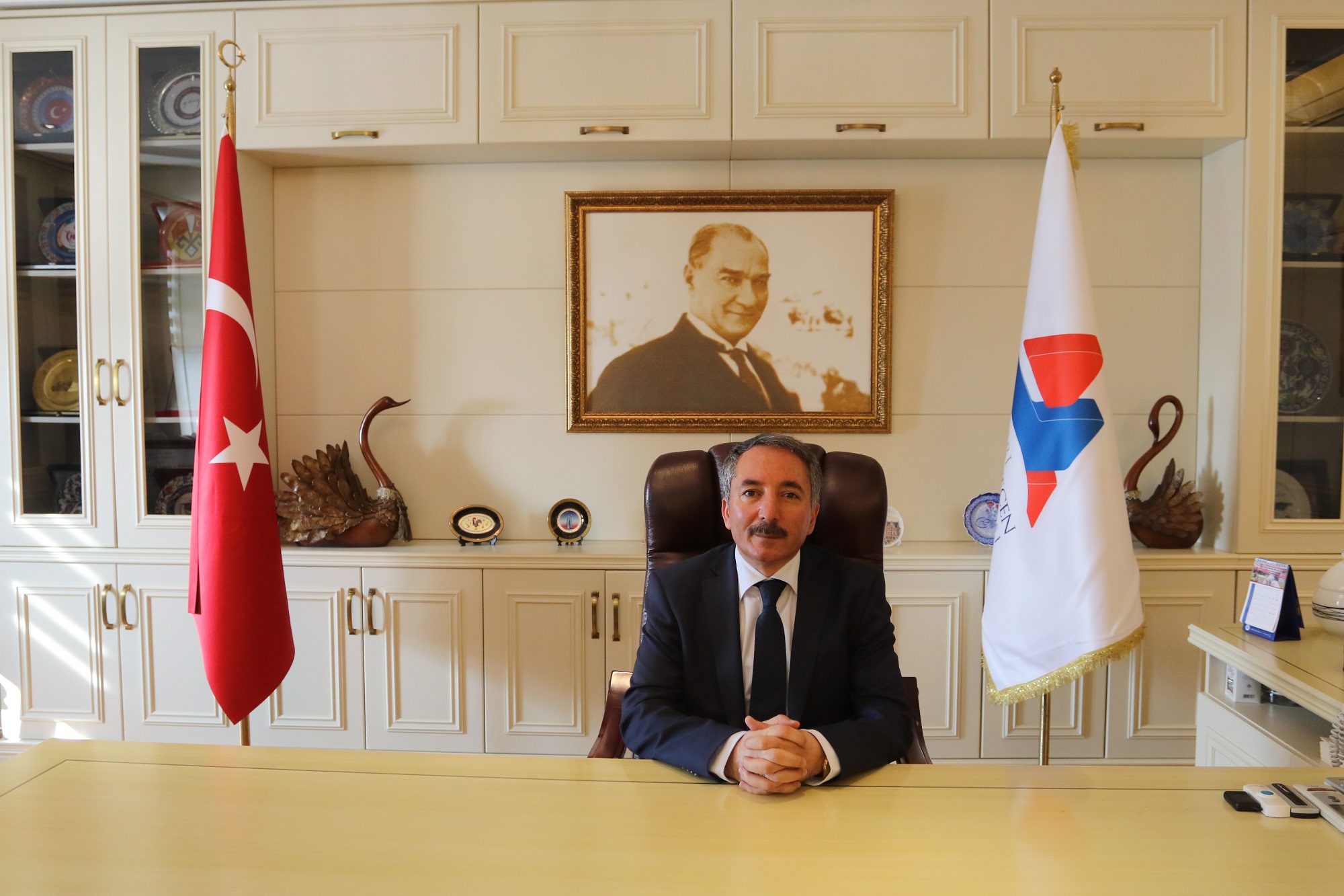 AİÇÜ Rektörü Prof. Dr. Abdulhalik Karabulut’un Atatürk’ü Anma ve Gençlik ve Spor Bayramı İçin Yayınlamış Oldukları Kutlama Mesajı