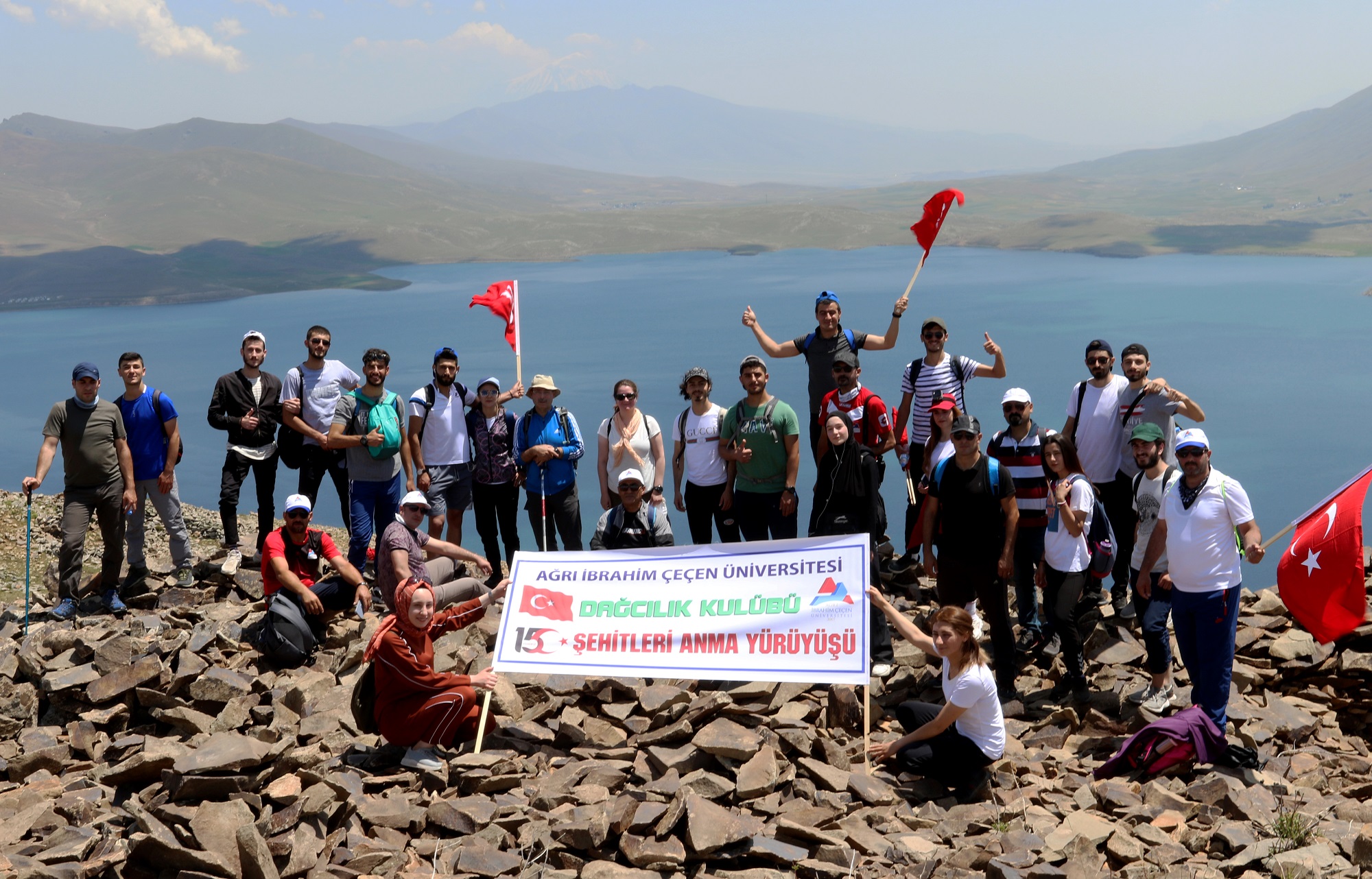 AİÇÜ’de 15 Temmuz Demokrasi ve Milli Birlik Günü Kapsamında Dağ Tırmanışı Gerçekleştirildi
