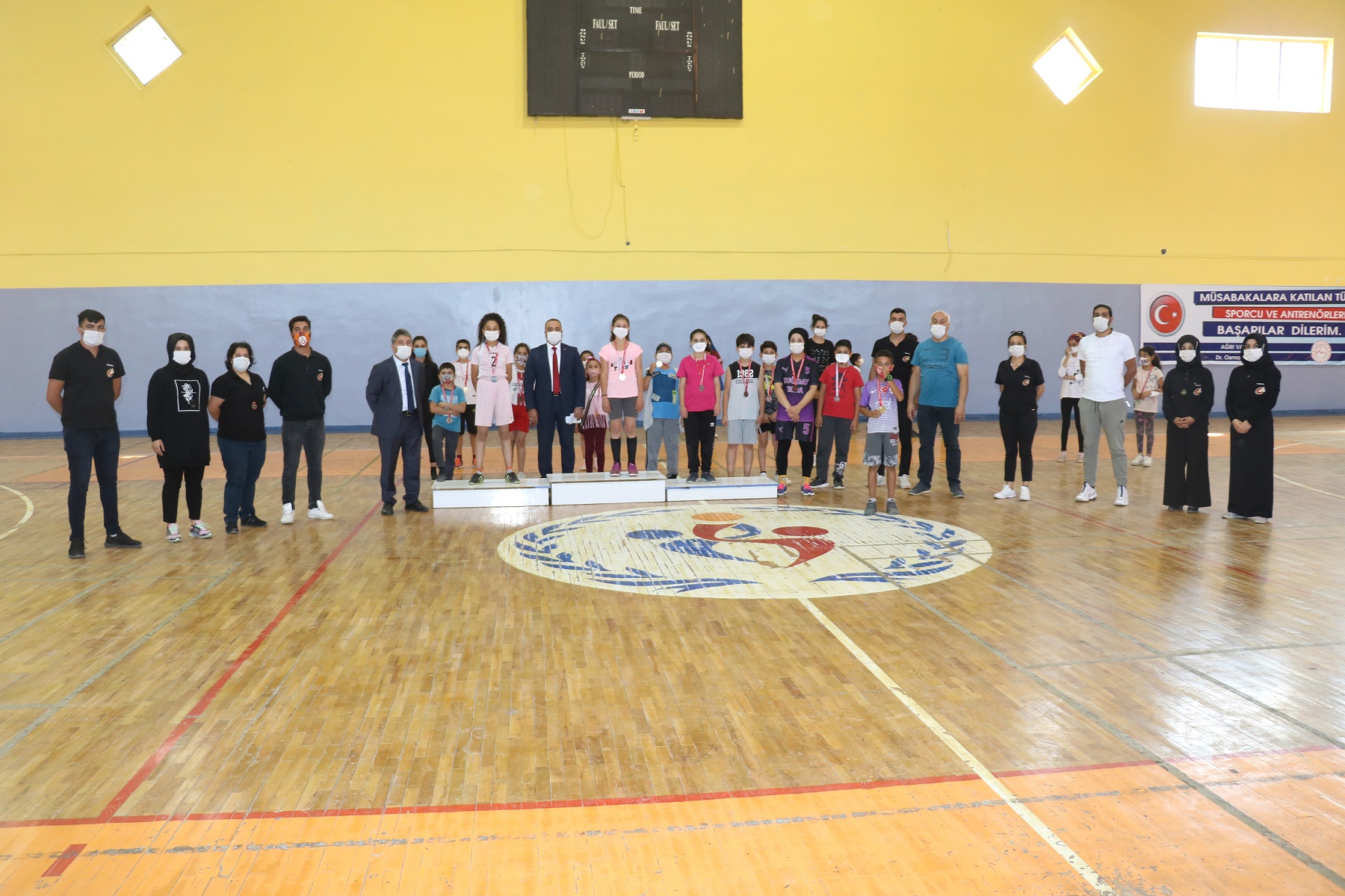 Ağrı’da Zafer Bayramı Badminton Turnuvası düzenlendi