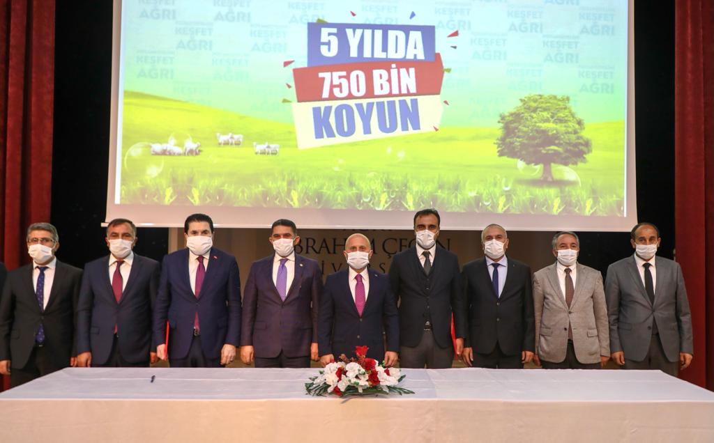 Ağrı’da İmzalanan Protokolle Çiftçilerimize 5 Yılda 750 Bin Koyun Desteği Sağlanacak