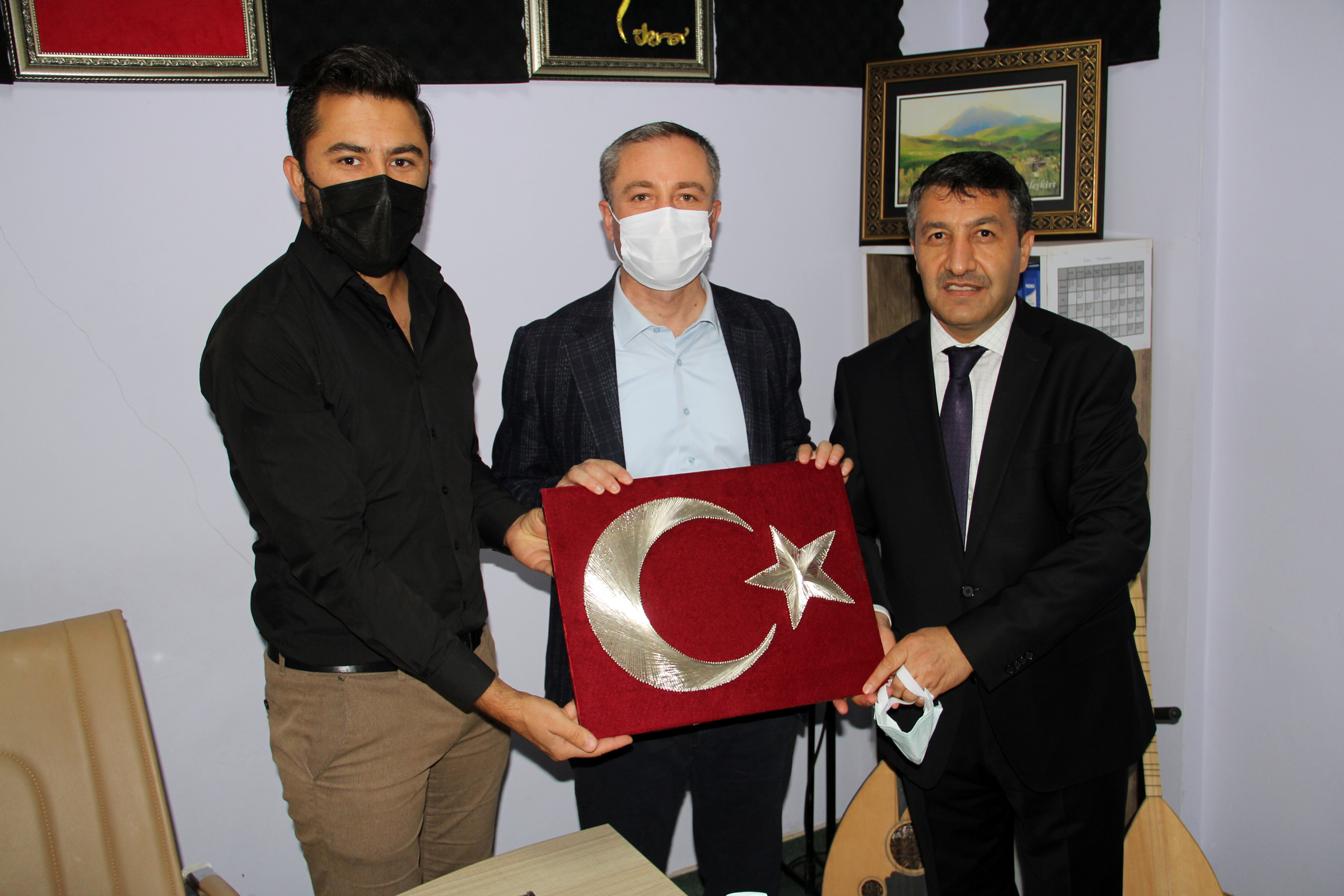 Müdür Kökrek, Eleşkirt ilçesindeki okulları ziyaret etti