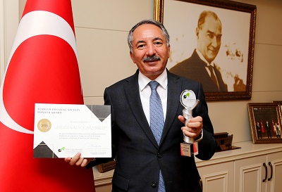 AİÇÜ Rektörü Prof. Dr. KARABULUT’a Türk Fizik Derneği’nden Büyük Onur