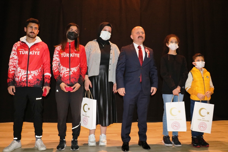 Ağrı’da 29 Ekim Cumhuriyet Bayramı Sportif Etkinlikler Yapıldı