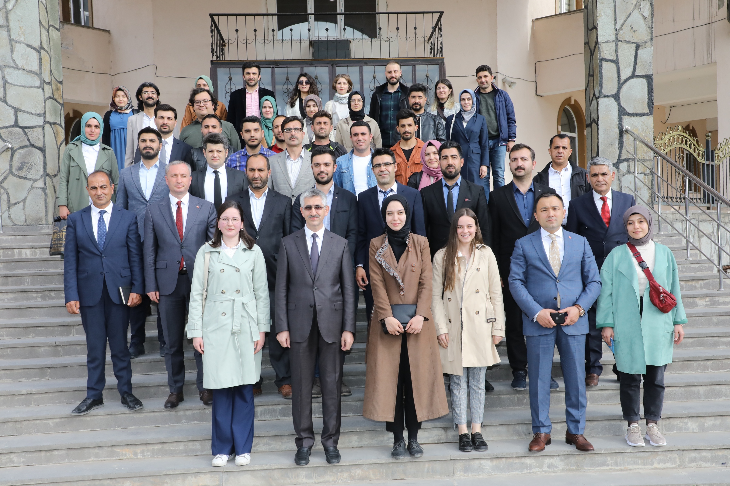 Milli Eğitim Bakan Yardımcısı Yılmaz, Patnos ve Tutak ilçelerini ziyaret etti