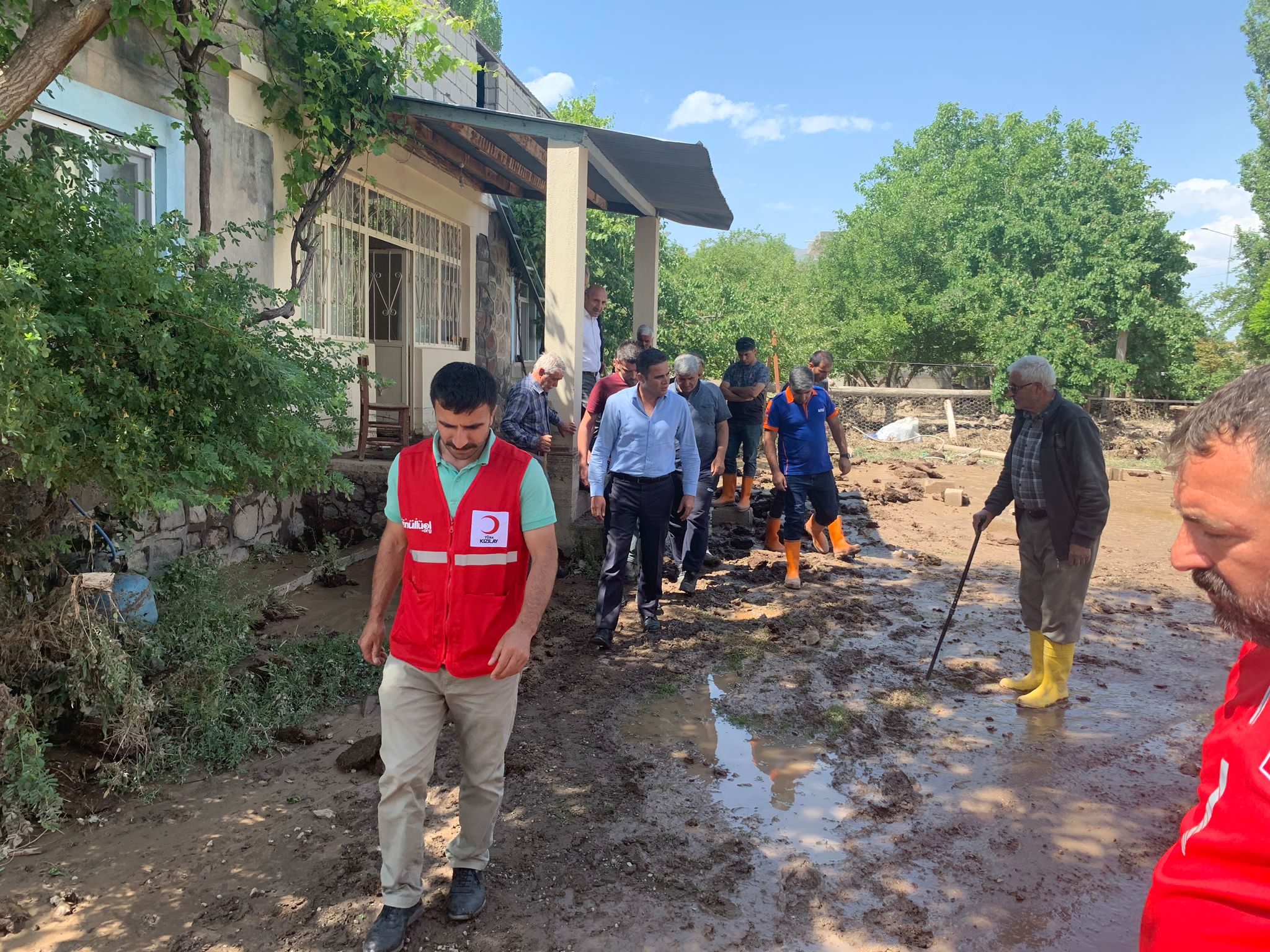 Ağrı’nın Doğubayazıt ilçesinde Selzadelere yardım eli