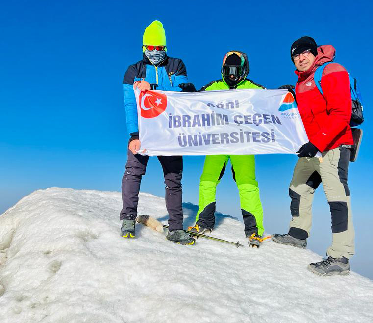 AİÇÜ’de Bisiklet Turu ve Dağ Tırmanışı Düzenlendi