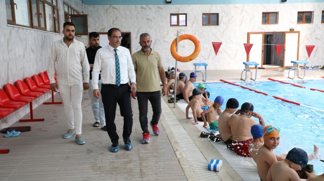 İl Müdürü Ahmet Çelebi, “Yüzme Bilmeyen Kalmasın” Projesini Yerinde Denetledi