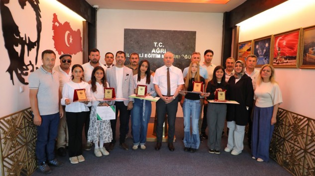SAĞLIKLI NESİL SAĞLIKLI GELECEK YARIŞMALARINDA DERECEYE GİREN ÖĞRENCİLER ÖDÜLLENDİRİLDİ