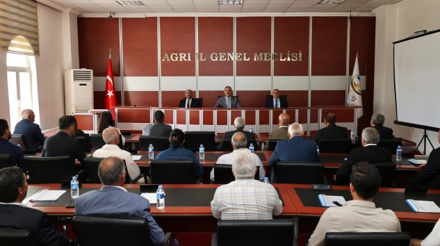 Ağrı Valisi Bozkurt “KÖYDES projeleri ve diğer altyapı yatırımlarını masaya yatırdı
